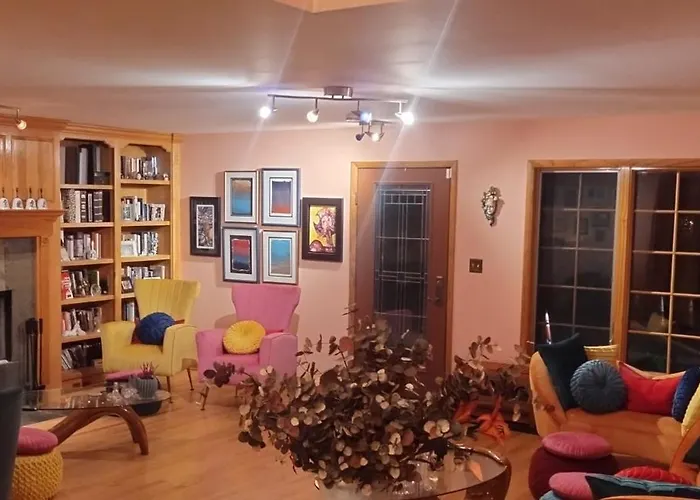 Проживание в семье Monthly Rate And Free Street Parking, Near O'hare In Chicago *