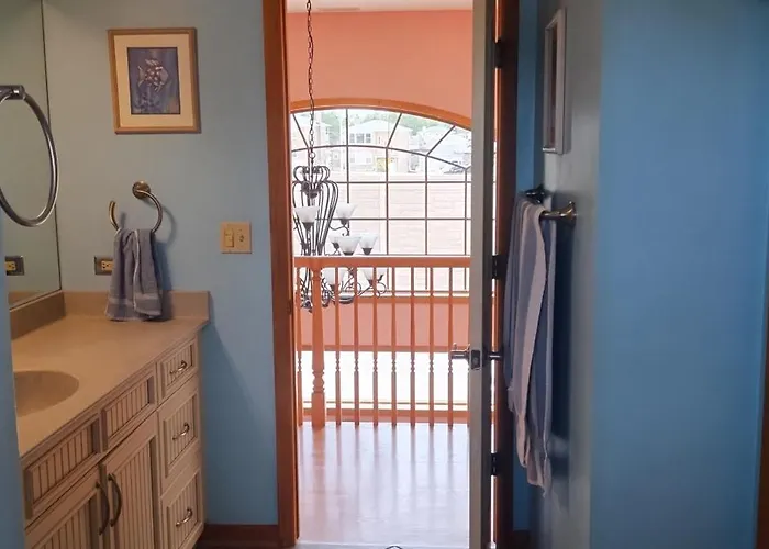 Проживание в семье Monthly Rate And Free Street Parking, Near O'hare In Chicago Harwood Heights